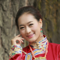小罗伯特·唐尼在《复仇者联盟4》中为钢铁侠画上句号，接着他选择了与超级英雄完全不同的题材和故事——《奥本海默》。